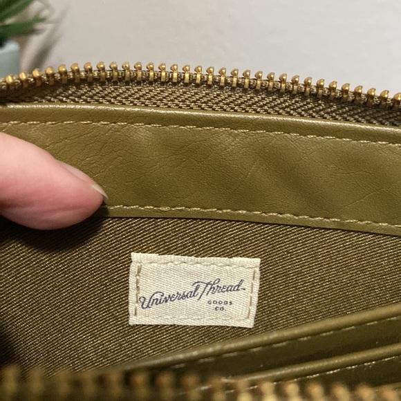 NWOT Universal Treads Olive Green Wallet - Picture 11 of 14